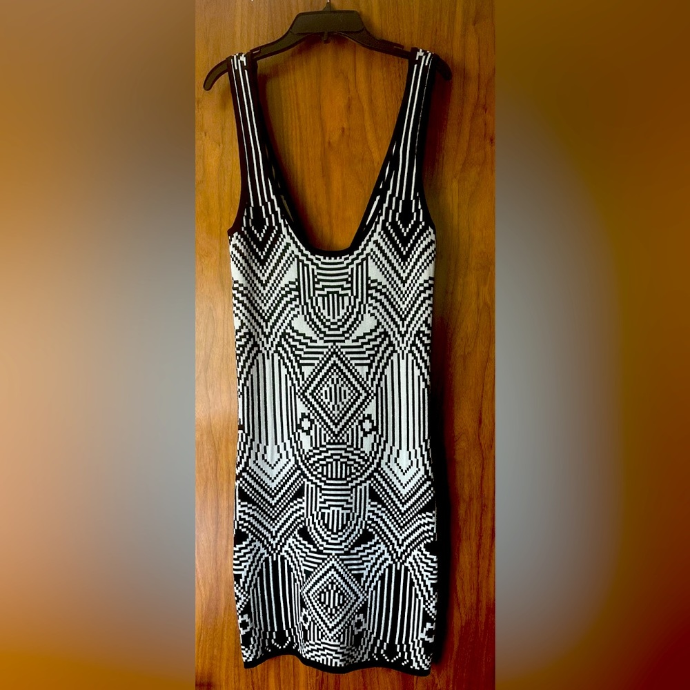 Nicole Miller sleeveless shirt dress, size M - never worn, with tags